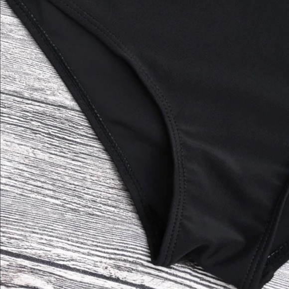 Zaful Crisscross Plunge One-piece Swimsuit NWOT - Picture 3 of 4